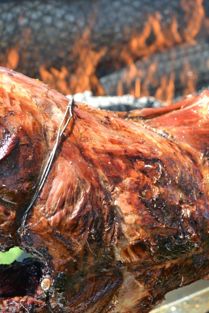 sanglier à la broche, traiteur cuisine au feu de bois en Alsace